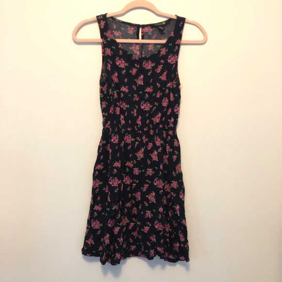 Forever 21 Dresses & Skirts - Navy blue floral dress with elastic waist